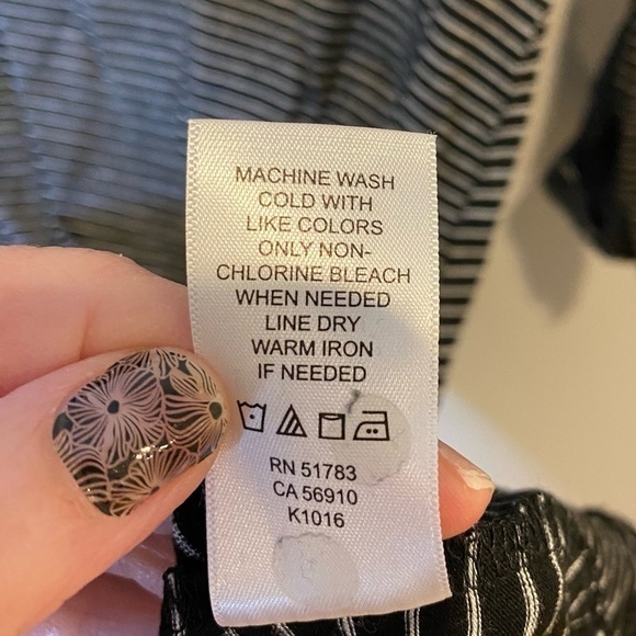 MAURICE’S Jersey Knit Tee Shirt Dress Small Black White - Picture 9 of 10